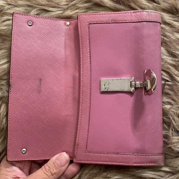 Pink Salvatore Ferragamo wallet - Picture 2 of 6
